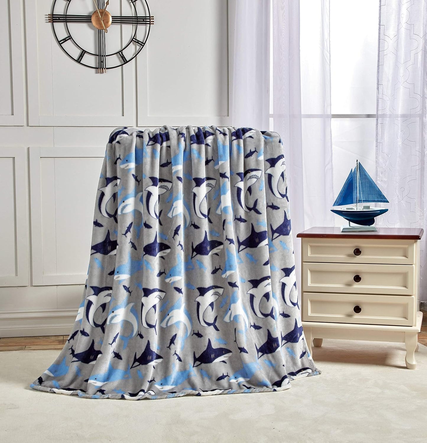 Soft Fleece Throw Blanket 50x60 – Lightweight Cozy Bed Couch Sofa Blanket for All Seasons